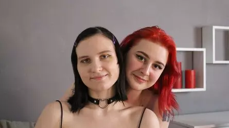 Starte eine Liveshow mit DakotaandEva