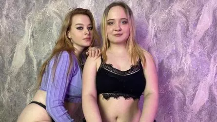 Starte eine Liveshow mit LuisaAndMarta