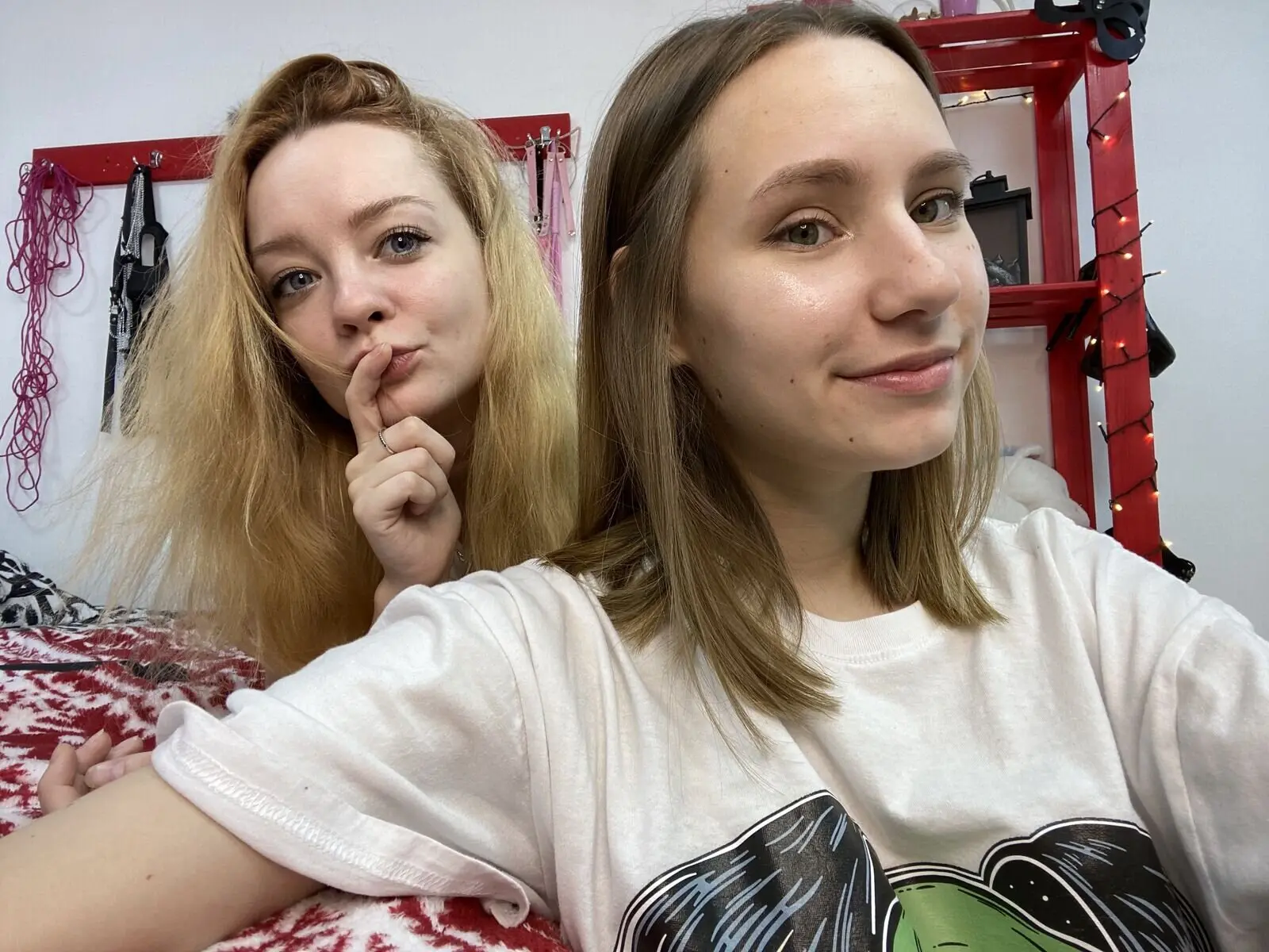 Starte eine Liveshow mit ArinaAndJess