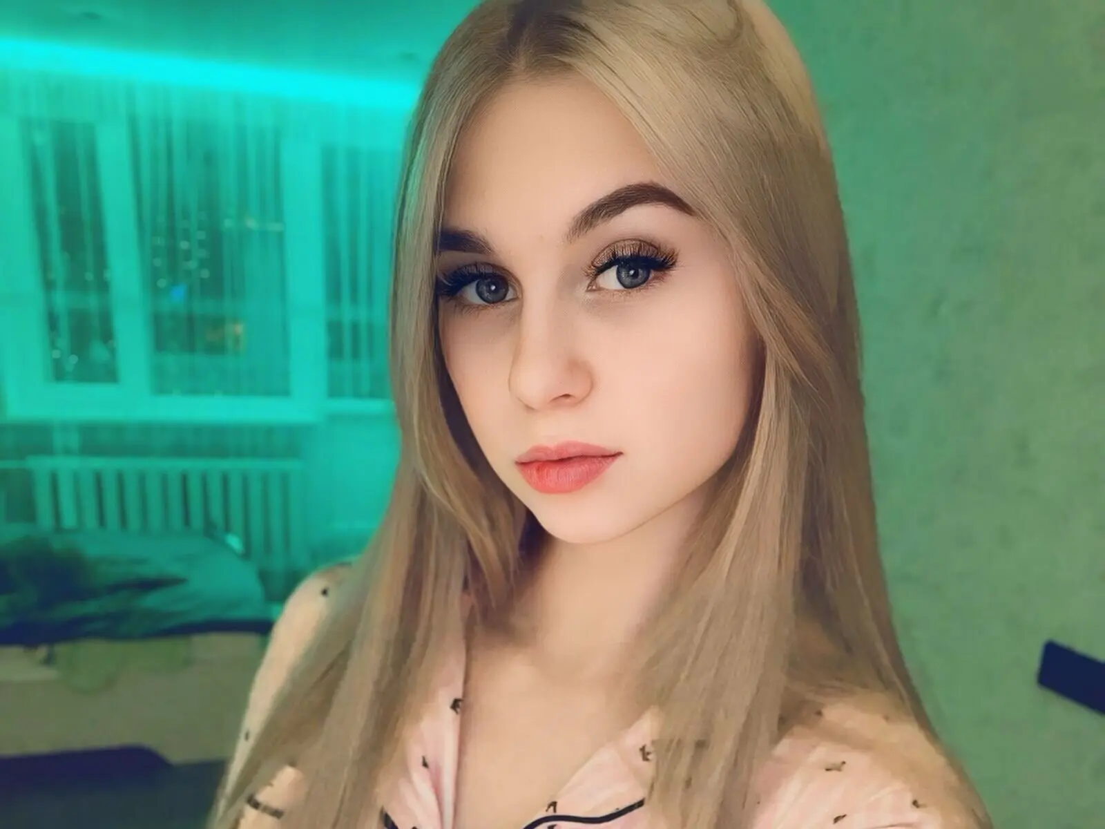 Starte eine Liveshow mit AuroraVavilova