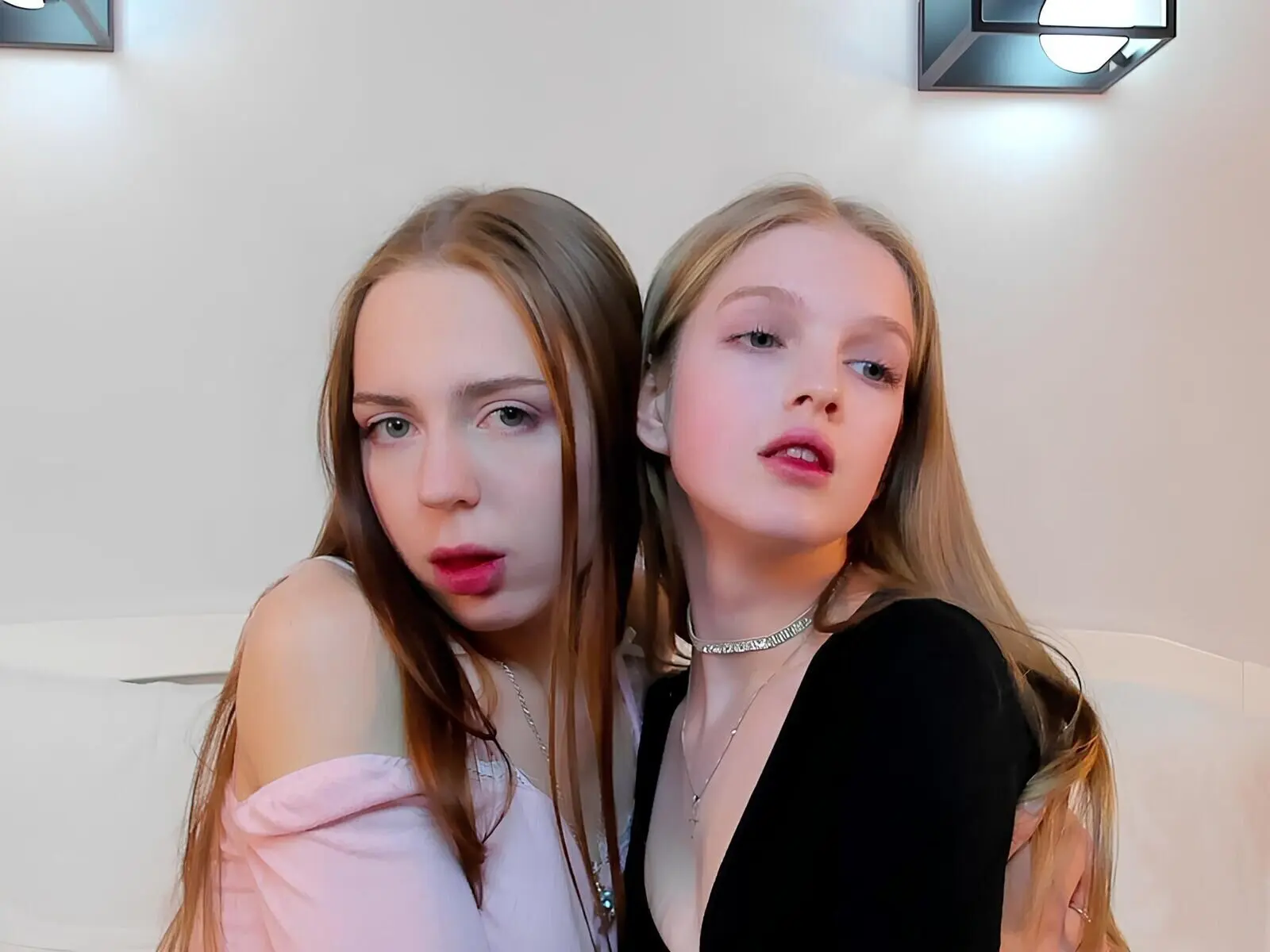 Starte eine Liveshow mit MerciaAndMaxine