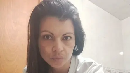 Starte eine Liveshow mit NayaraaGreys