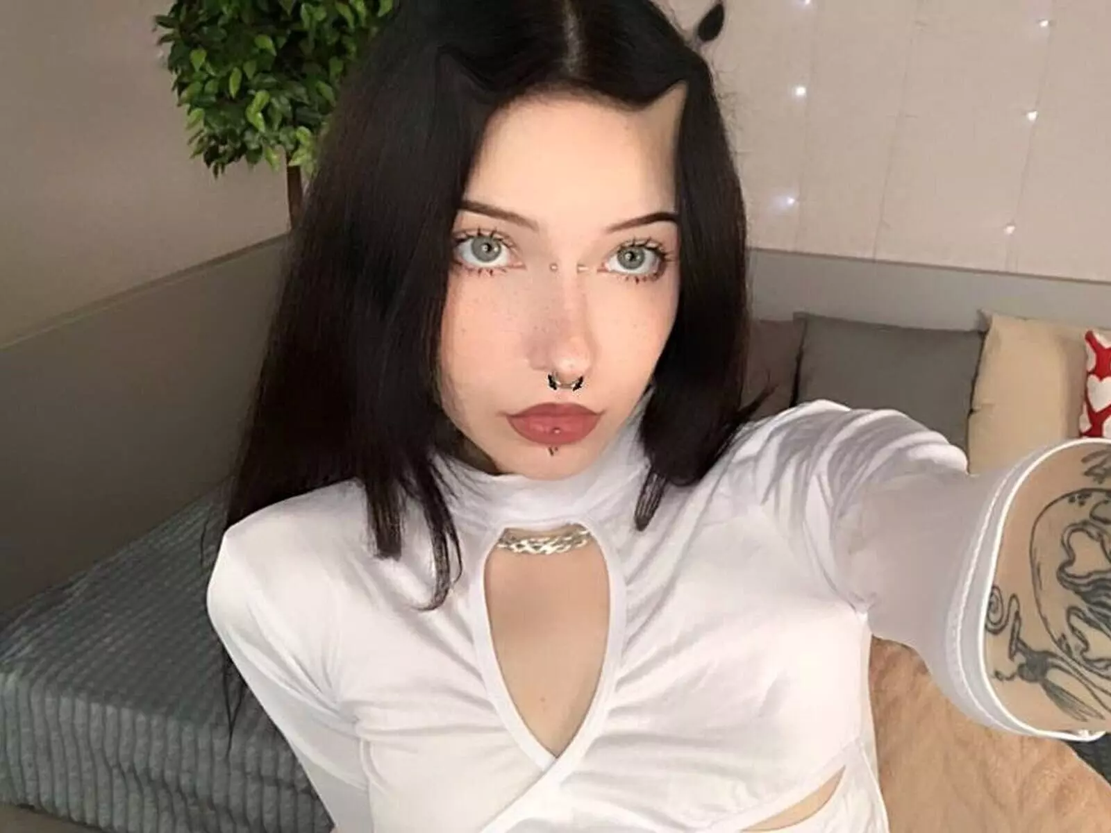 Starte eine Liveshow mit NicoleWane