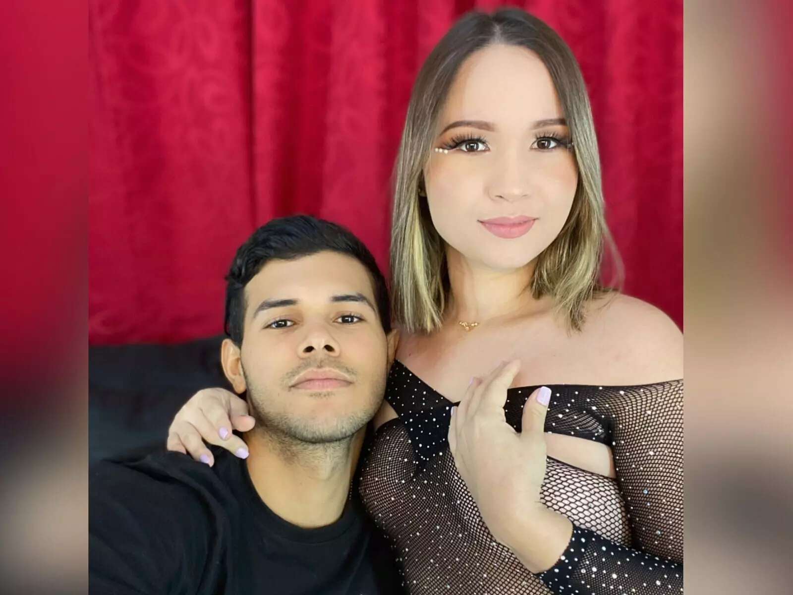 Starte eine Liveshow mit VinnyAndElizabet